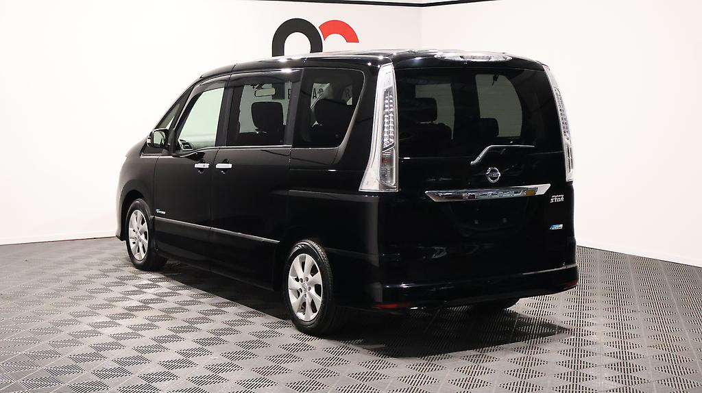 2013 Nissan Serena Hybrid Highway Star image 339523