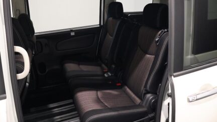 2015 Nissan Serena Hybrid Highway Star S image 340296