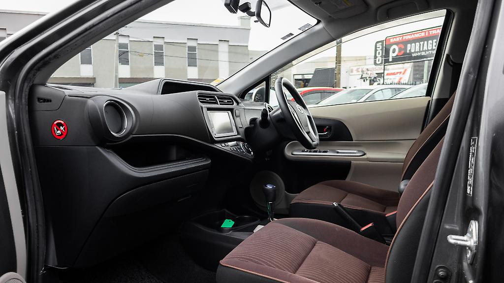 2012 Toyota Aqua G Hybrid image 336914