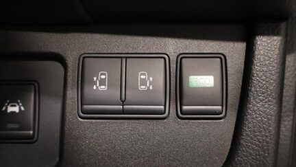 2015 Nissan Serena Hybrid Highway Star S image 340306