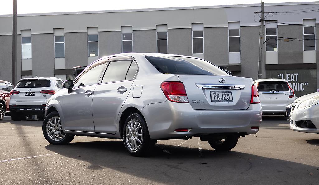 2013 Toyota Corolla AXIO Fielder Sedan Version image 340433