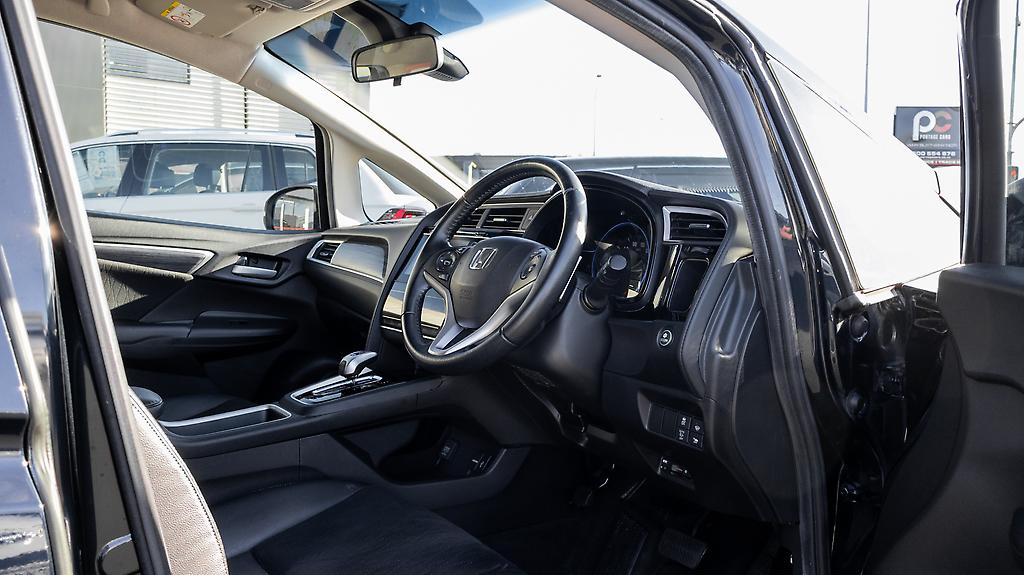 2015 Honda Shuttle Hybrid Z image 337235