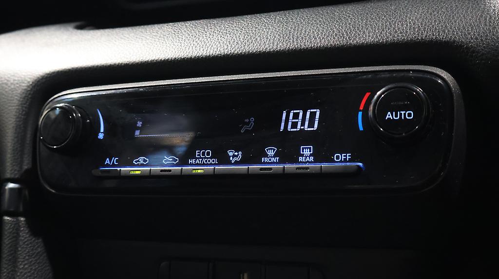 2020 Toyota Yaris Push Button Start + Reverse Camera image 340508