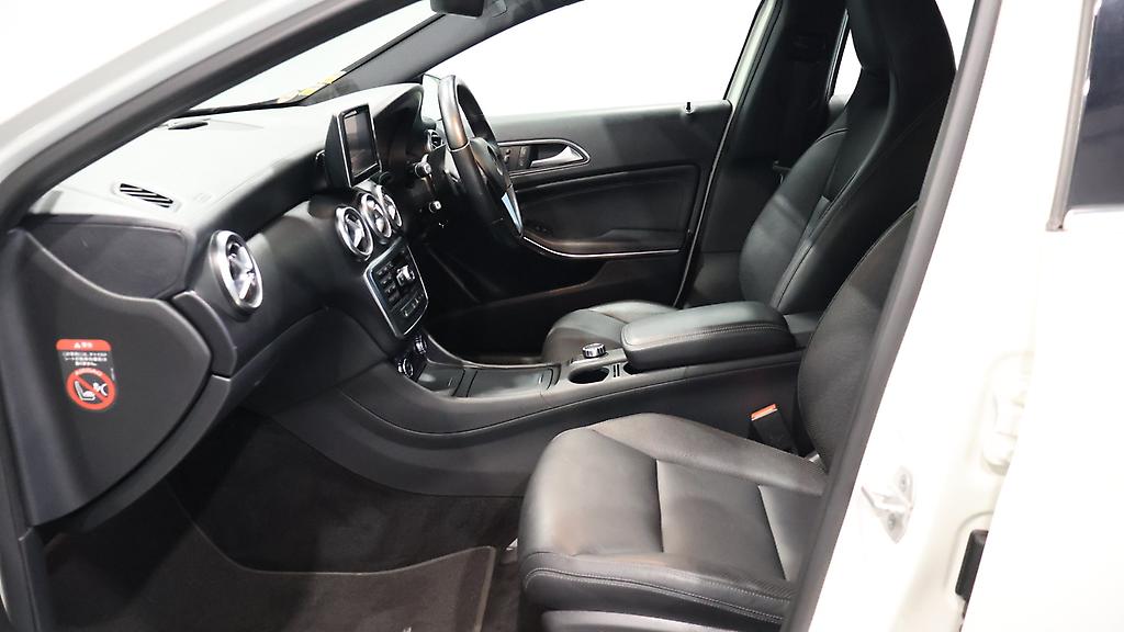 2014 Mercedes-benz A 180 Leather, Electric, Heated Seats image 337123