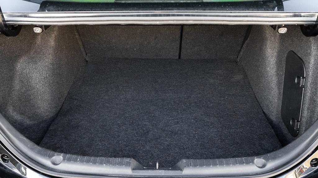 2014 Mazda Axela 15S – 6sp Manual image 336536