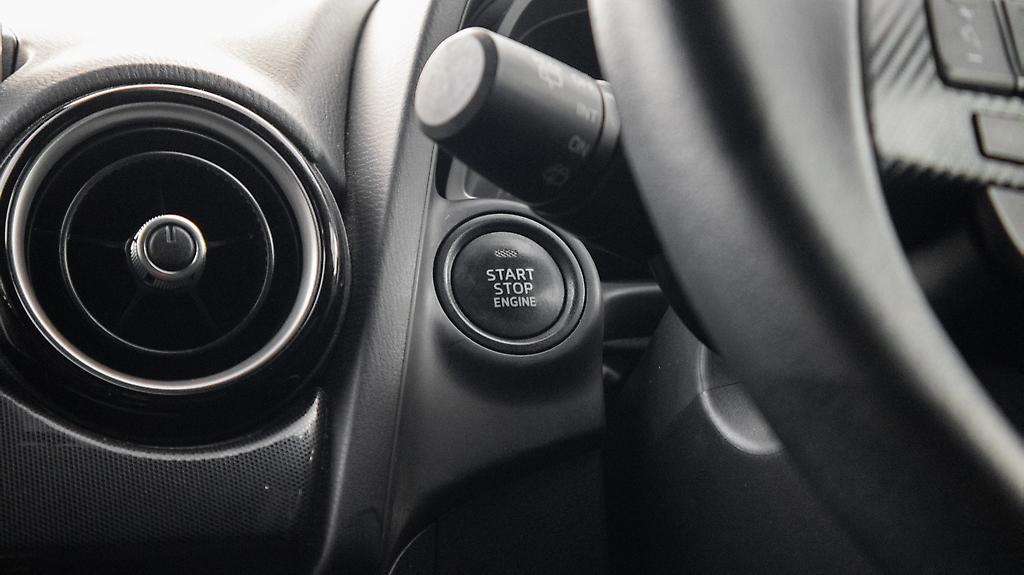 2015 Mazda Demio 13S I stop image 336876