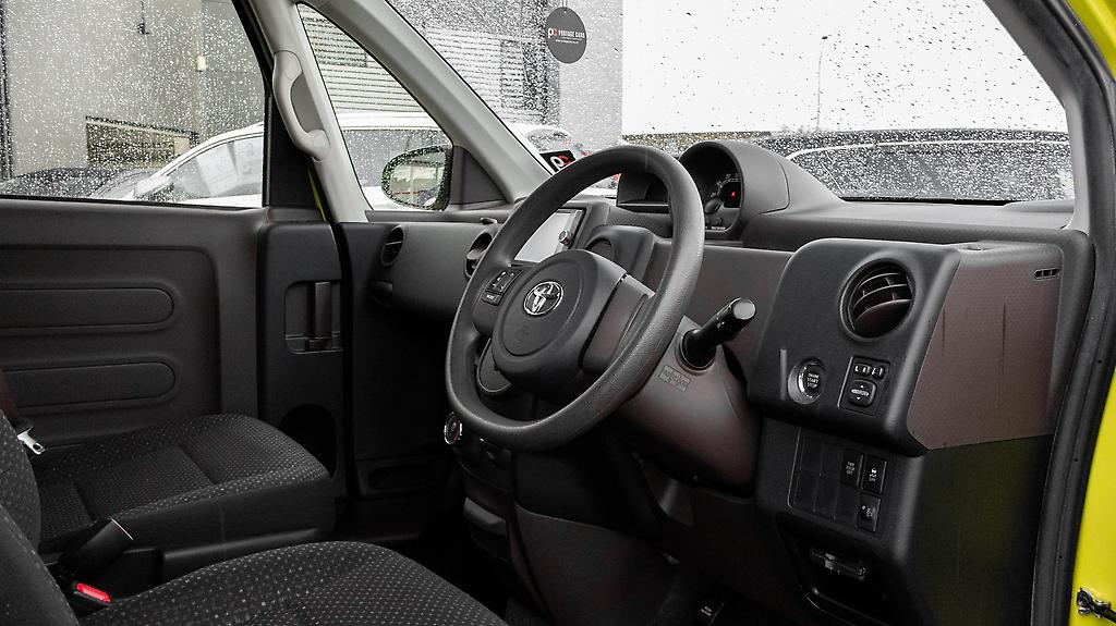 2013 Toyota Spade F Model – Push Button Start image 336891