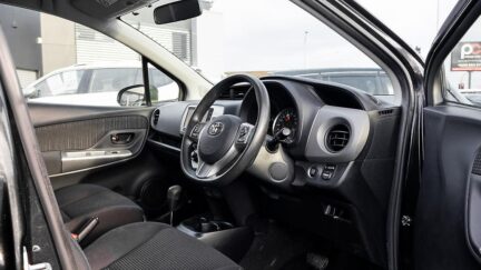 2015 Toyota Vitz Push start,Traction control I stop image 340058