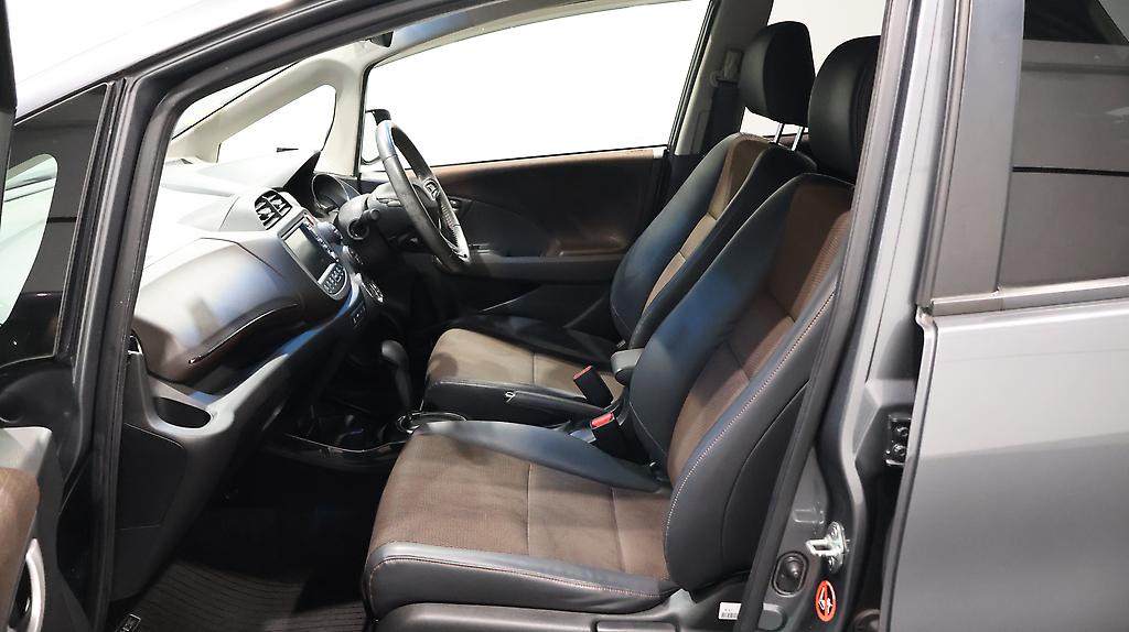 2012 Honda Fit Shuttle Hybrid Smart Selection image 338540