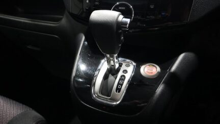 2013 Nissan Serena Hybrid Highway Star S image 337625