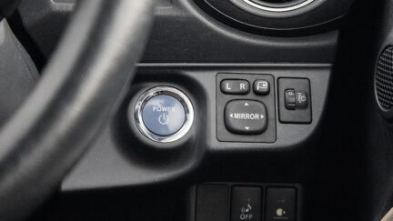 2012 Toyota Aqua G Hybrid image 336910