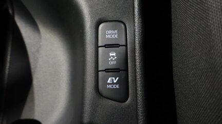 2020 Toyota Yaris Push Button Start + Reverse Camera image 340510
