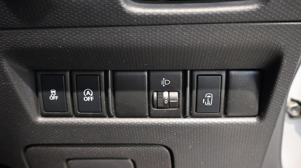 2014 Suzuki Solio X-DJE Smart Key and Reversing Camera image 337956