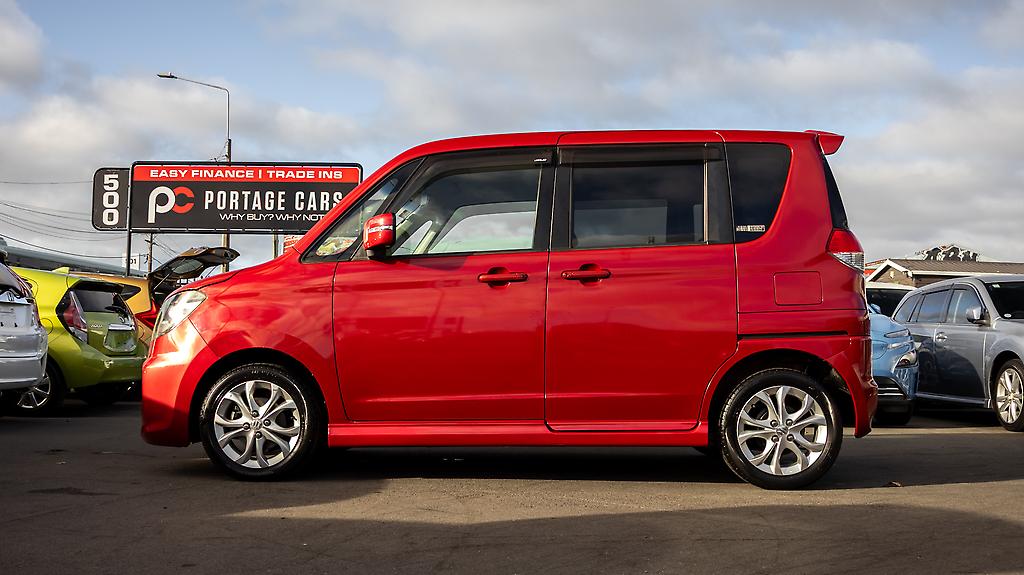 2015 Suzuki Solio Hot red EDITION image 340413