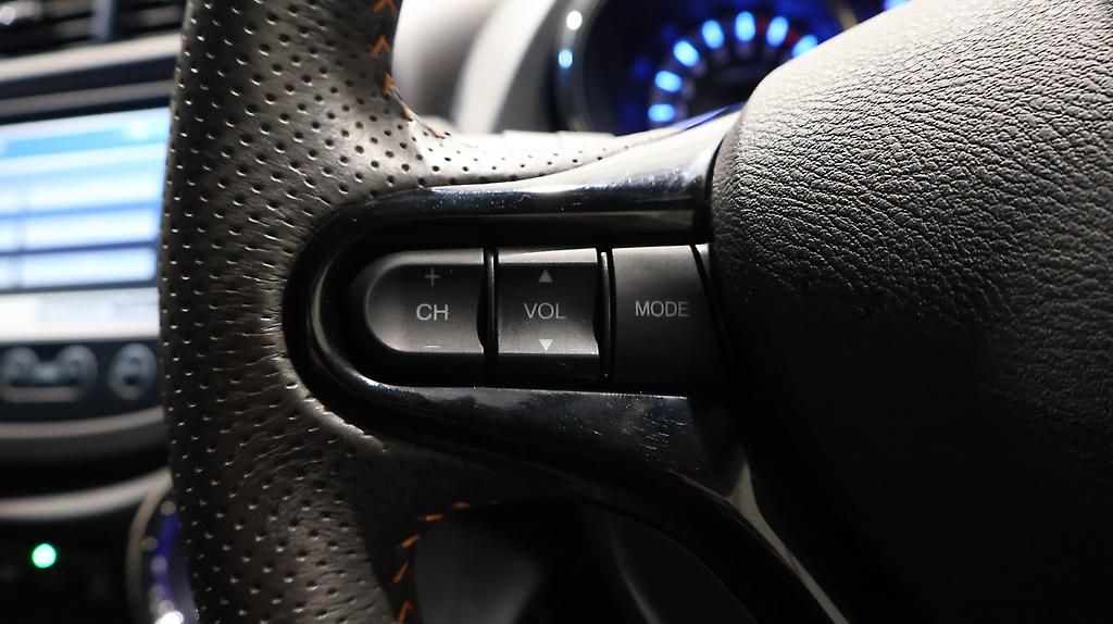 2012 Honda Fit Shuttle Hybrid Smart Selection image 338553