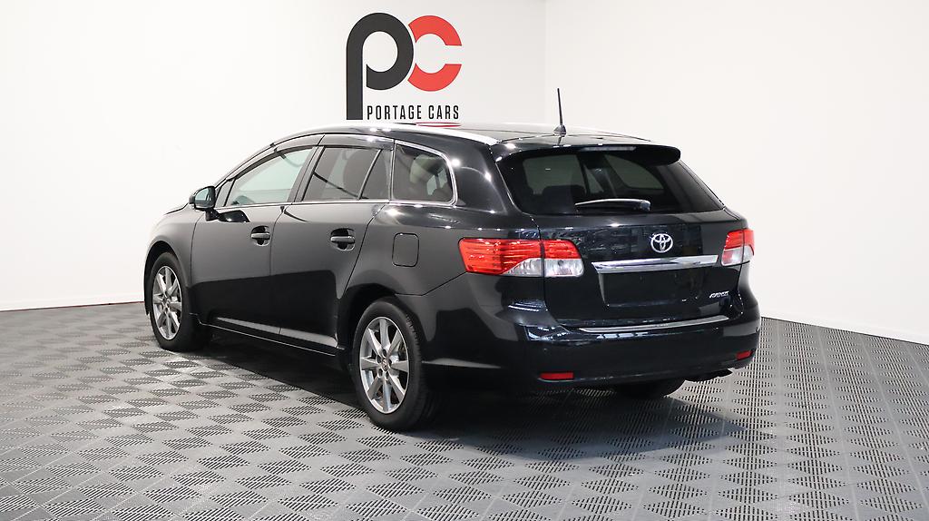 2013 Toyota Avensis Wagon Push Start with Cruise Control image 339455