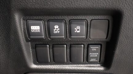 2012 Nissan Elgrand 250 Highwaystar image 338678