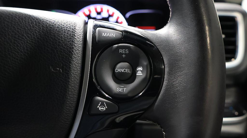 2015 Honda Odyssey Absolute image 339340