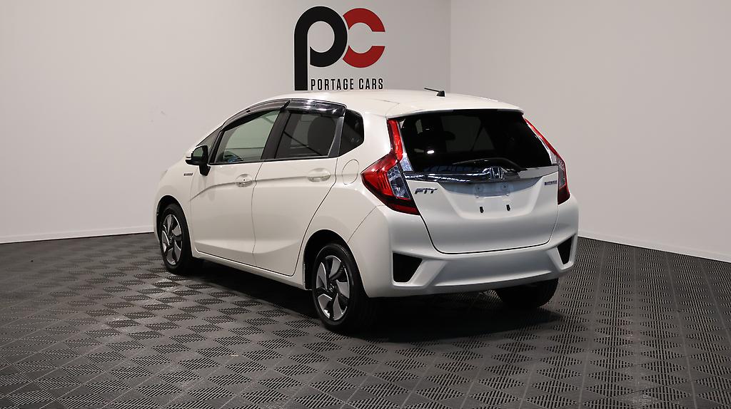 2014 Honda Fit Hybrid F Package image 338603
