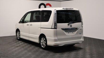 2013 Nissan Serena Hybrid Highway Star S V Selection image 339781