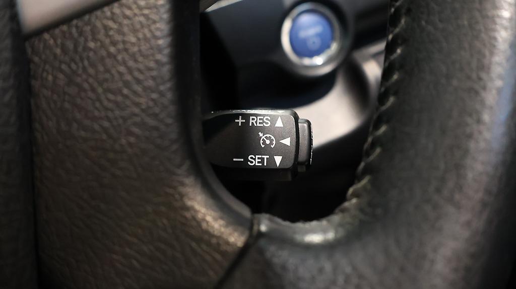 2012 Toyota Camry Hybrid Leather-PKG with Cruise Control image 339365