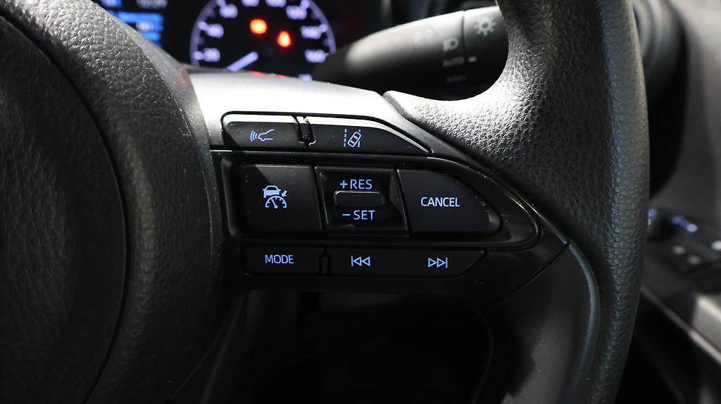 2020 Toyota Yaris Push Button Start + Reverse Camera image 340513
