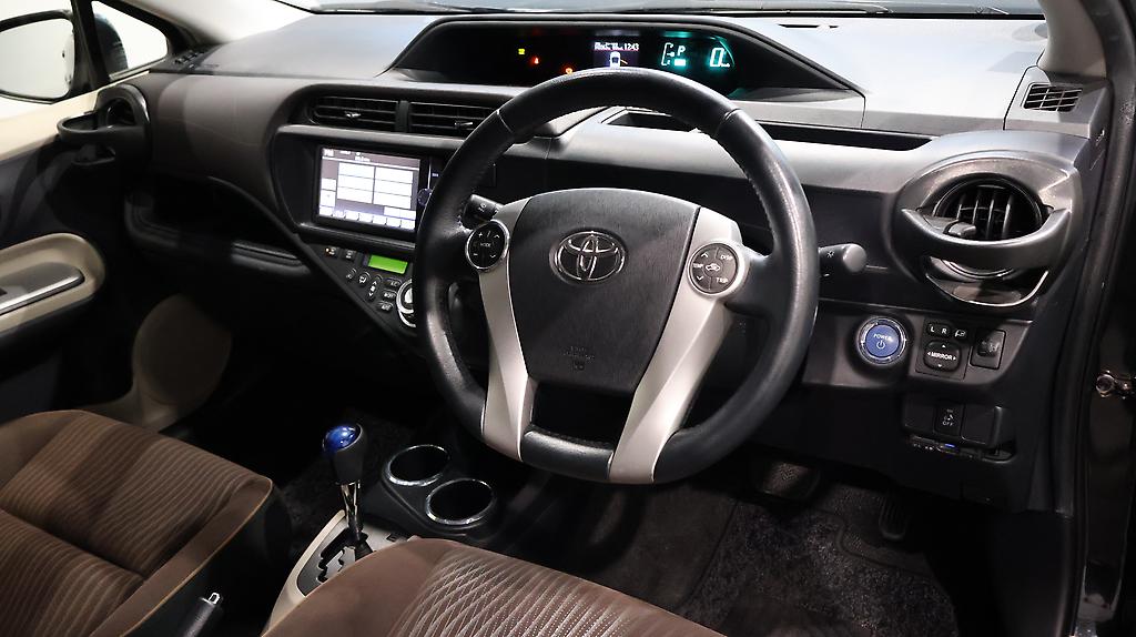 2013 Toyota Aqua G Model image 339579