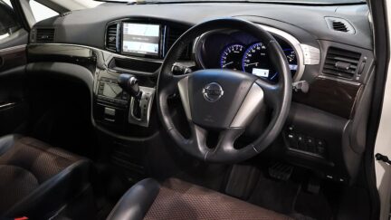 2013 Nissan Elgrand 250 Highway Star image 337423