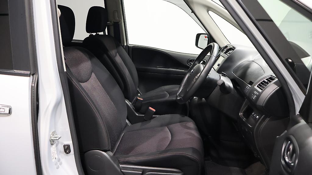 2013 Nissan Serena Hybrid Highway Star S image 337619