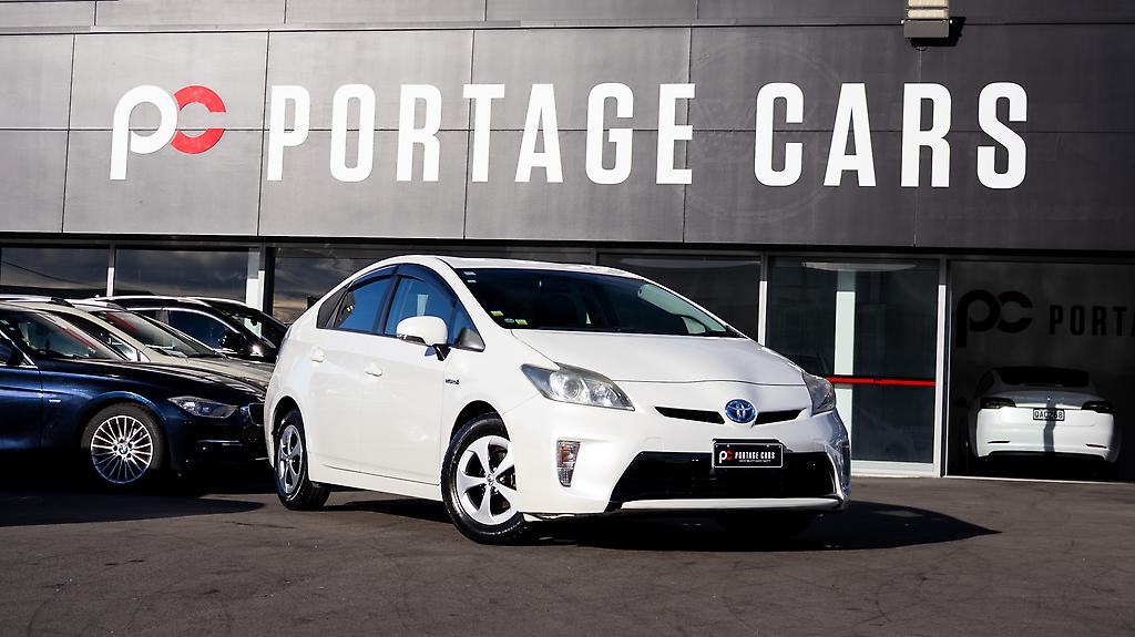 2013 Toyota Prius S Model / Push Start / Hybrid image 338449