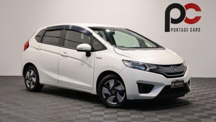 2014 Honda Fit Hybrid F Package image 338600