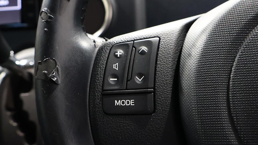 2014 Toyota Spade F Jack – Push Start with Reverse Camera image 339406