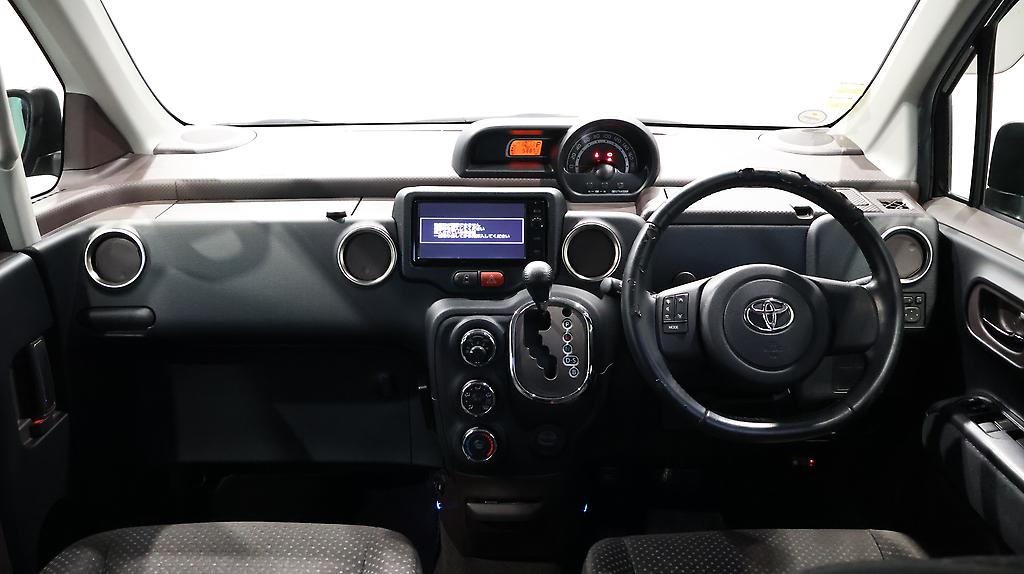 2014 Toyota Spade F Jack – Push Start with Reverse Camera image 339398