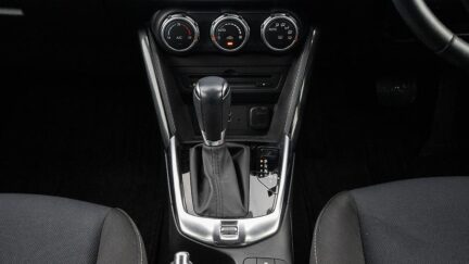 2015 Mazda Demio 13S I stop image 336875