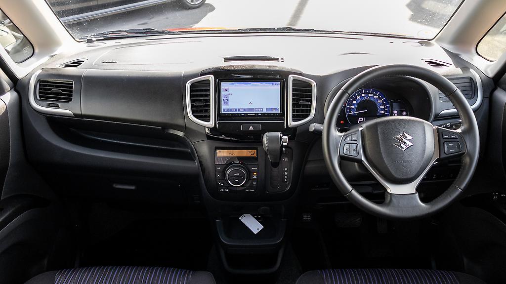 2015 Suzuki Solio Hot red EDITION image 340416