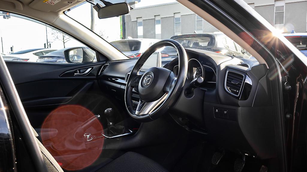2014 Mazda Axela 15S – 6sp Manual image 336527