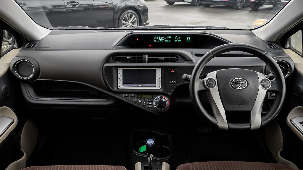 2012 Toyota Aqua G Hybrid image 336904