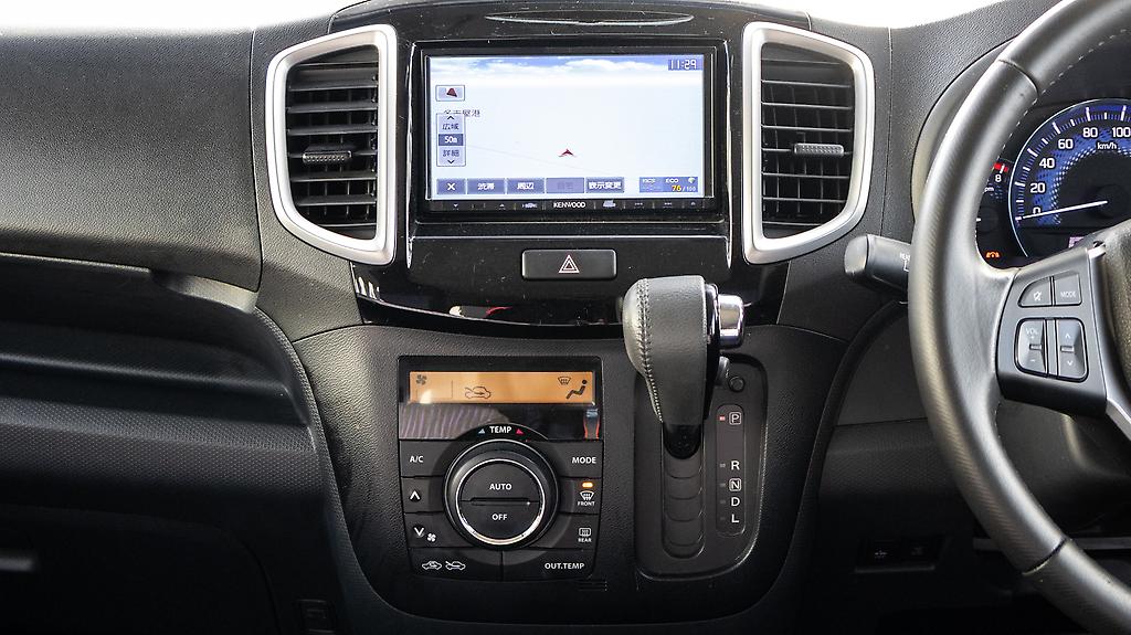 2015 Suzuki Solio Hot red EDITION image 340422