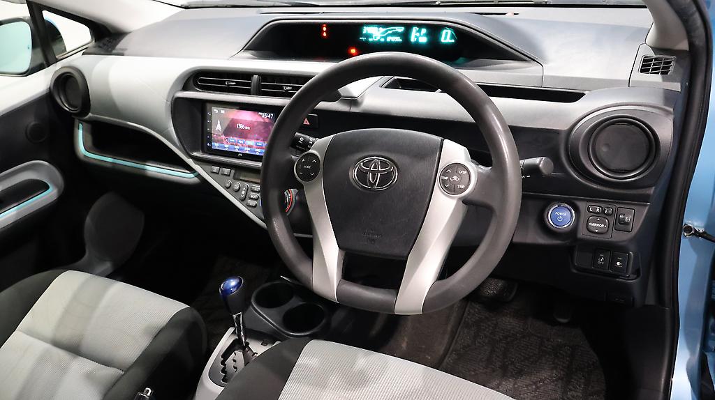 2012 Toyota Aqua Push Button Start image 338324