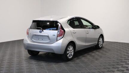 2015 Toyota Aqua G Black Leather Selection image 339279
