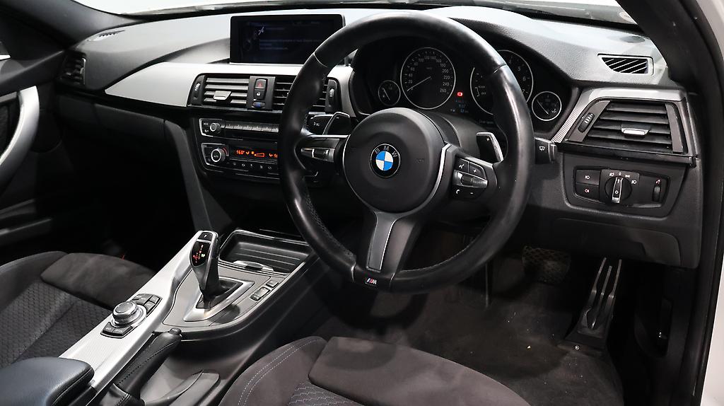 2013 Bmw 320i Touring M Sports image 339833