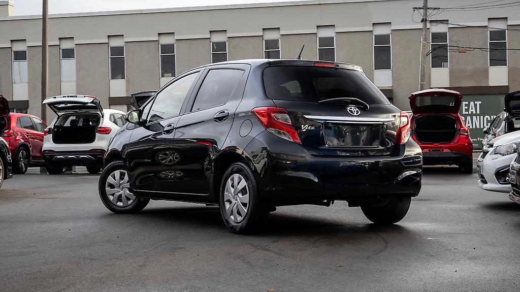 2015 Toyota Vitz Push start,Traction control I stop image 340050