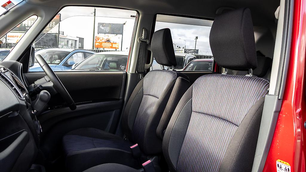 2015 Suzuki Solio Hot red EDITION image 340425