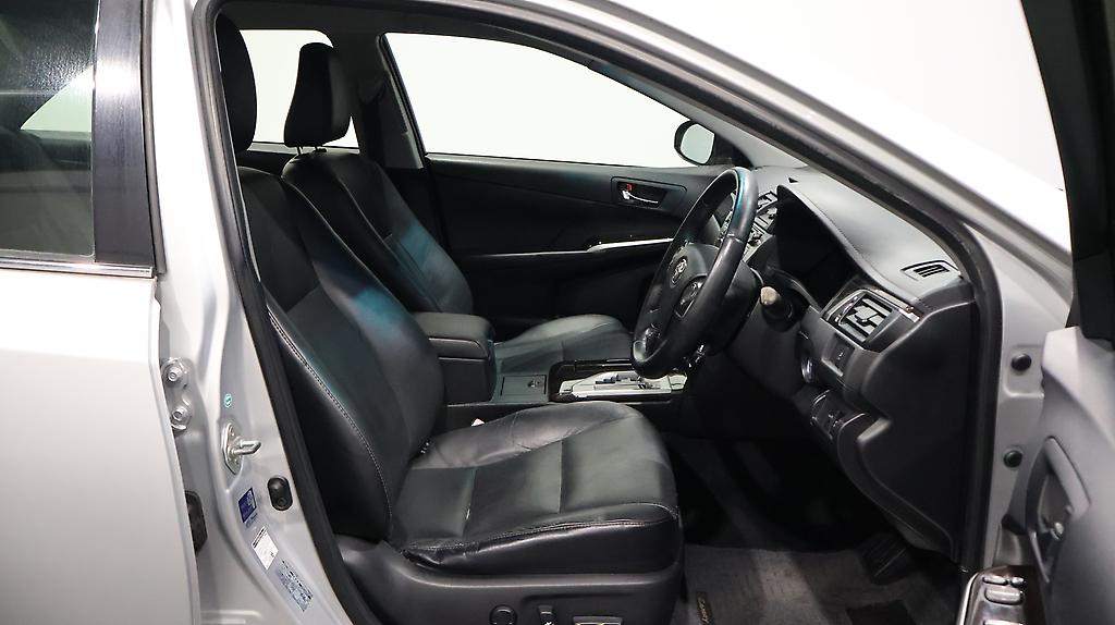 2012 Toyota Camry Hybrid Leather-PKG with Cruise Control image 339354