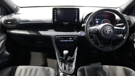 2020 Toyota Yaris Push Button Start + Reverse Camera image 340504