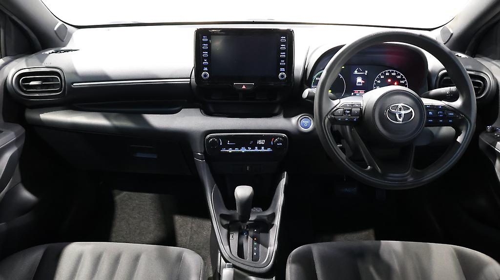 2020 Toyota Yaris Push Button Start + Reverse Camera image 340504