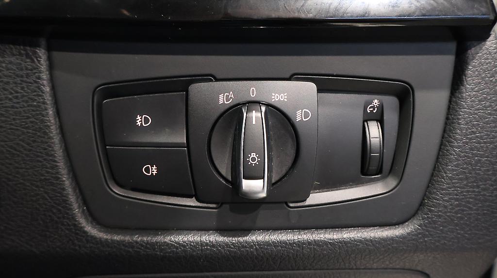 2013 Bmw 320i Touring M Sports image 339838