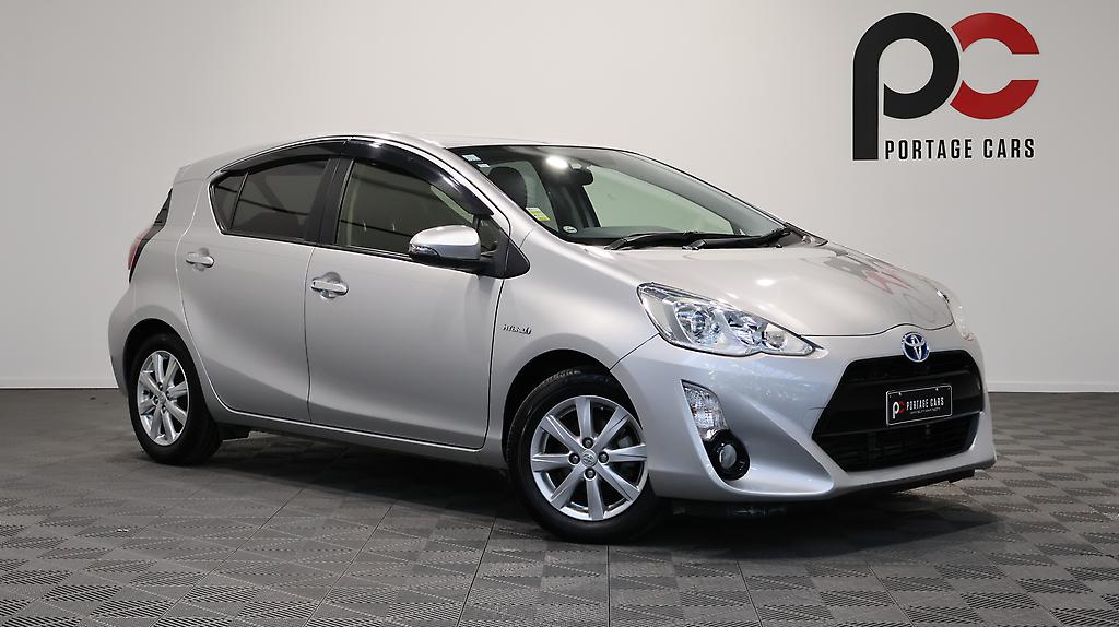 2015 Toyota Aqua G Black Leather Selection image 339274