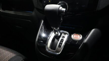 2015 Nissan Serena Hybrid Highway Star S image 340305