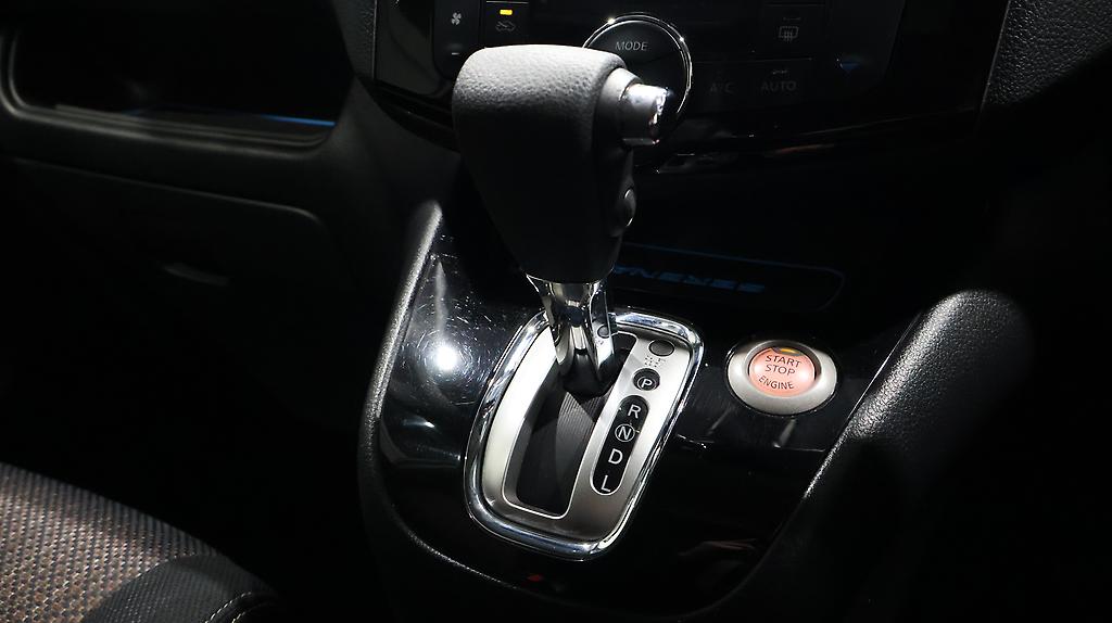 2015 Nissan Serena Hybrid Highway Star S image 340305